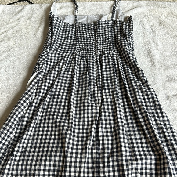 Checkered Abercrombie and Fitch mini dress with side slit. - Picture 2 of 2